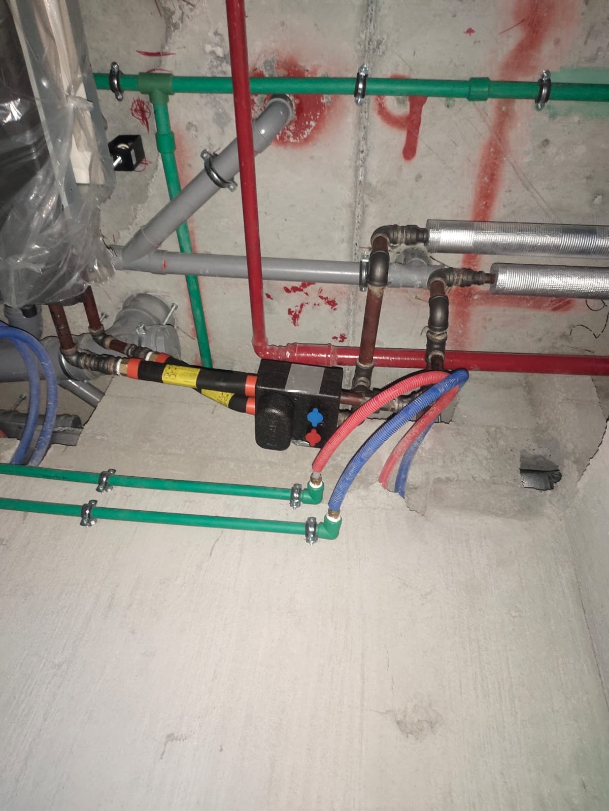 Sprinkler pipe and ceiling works